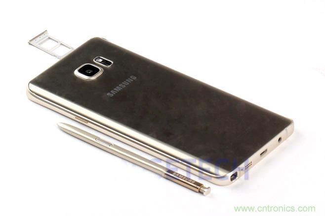 Galaxy Note5拆解，與S系列差距日漸模糊